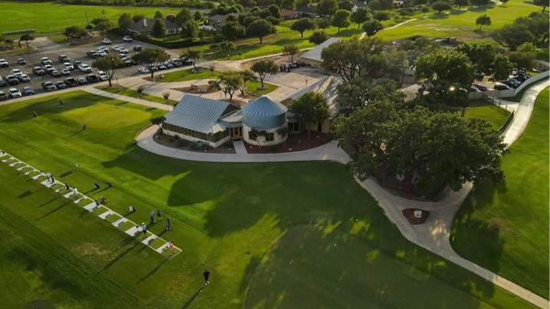 Aerial view of the Alsatian Golf Club grounds
